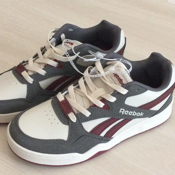 Reebok Other - New Reebox Sneaker size 4K